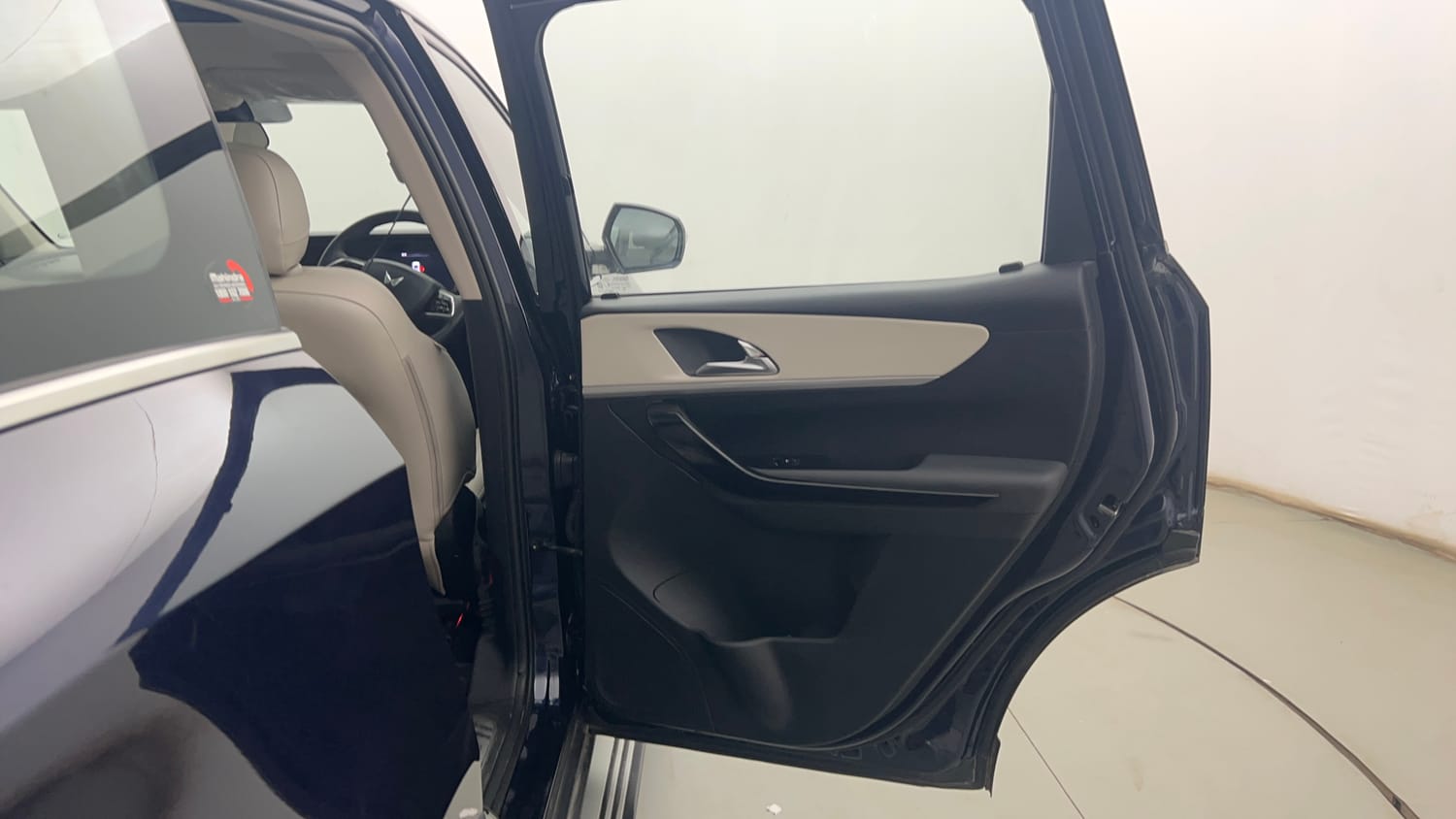 Used 2022 Mahindra XUV700 AX 7 Diesel AT AWD Luxury Pack 7 STR Diesel Automatic interior RIGHT REAR DOOR OPEN VIEW
