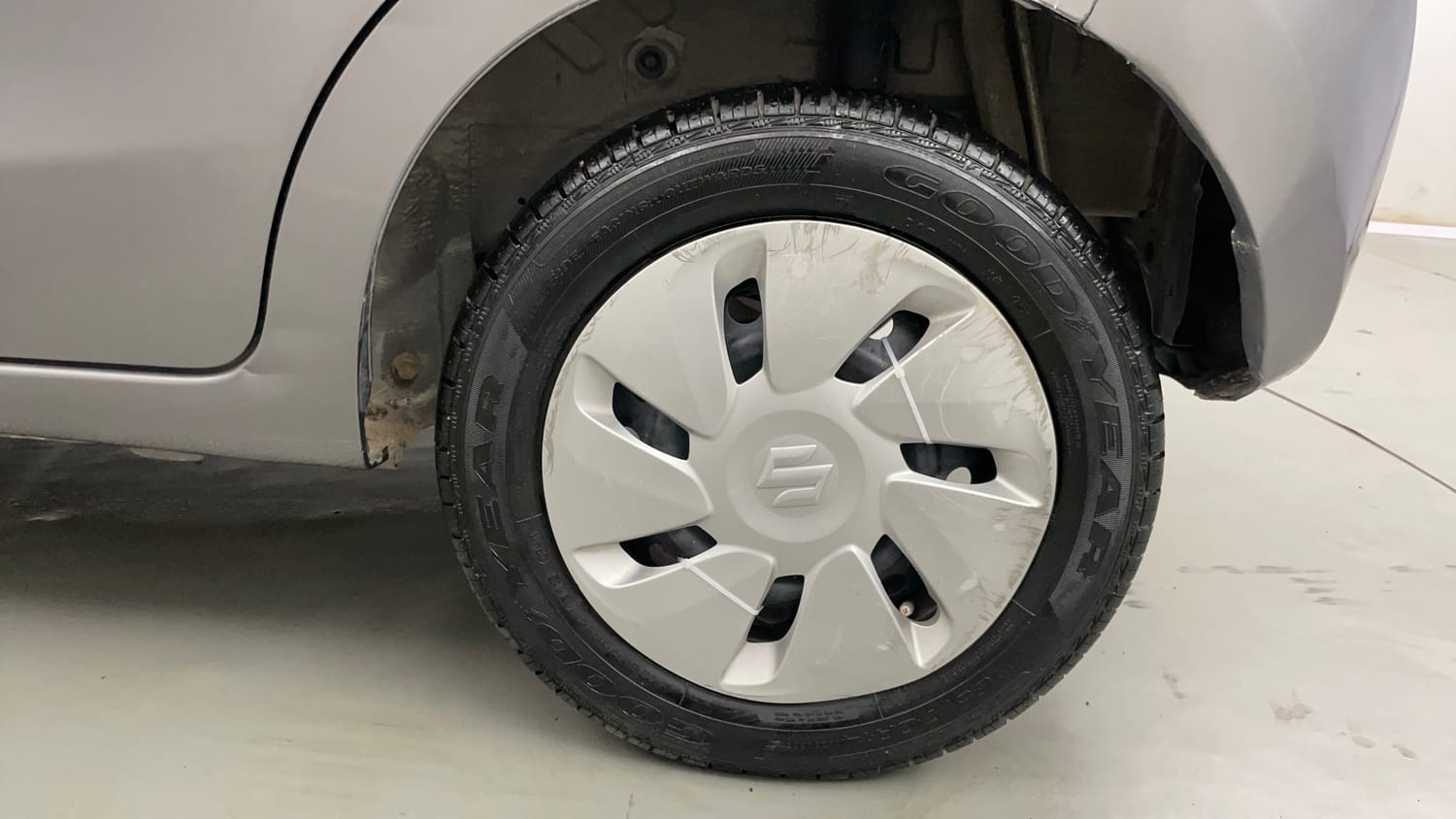 Used 2016 Maruti Suzuki Celerio VXi AMT Petrol Automatic tyres LEFT REAR TYRE RIM VIEW