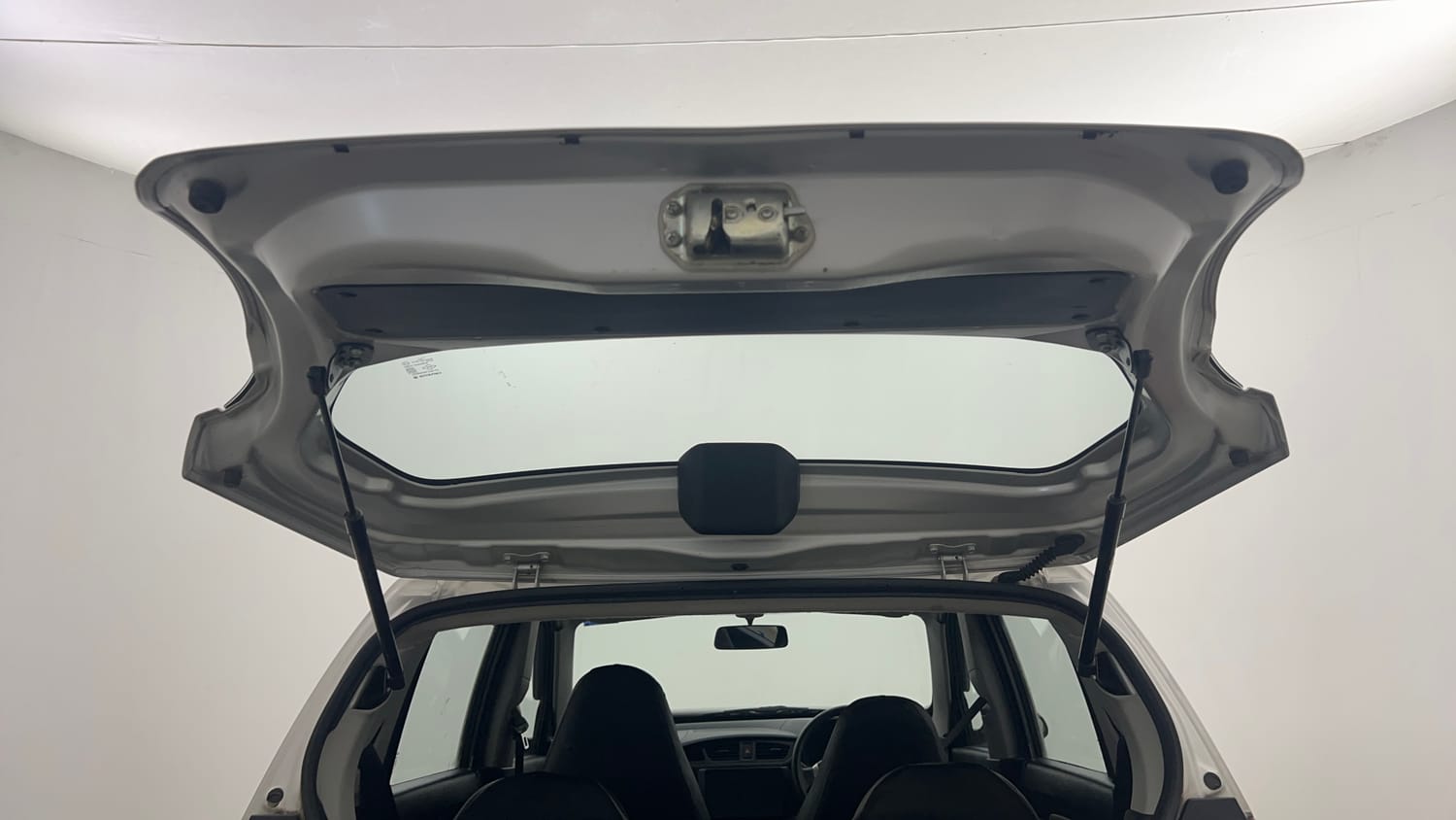 Used 2022 Maruti Suzuki Alto 800 LXi (O) Petrol Manual interior DICKY DOOR OPEN VIEW