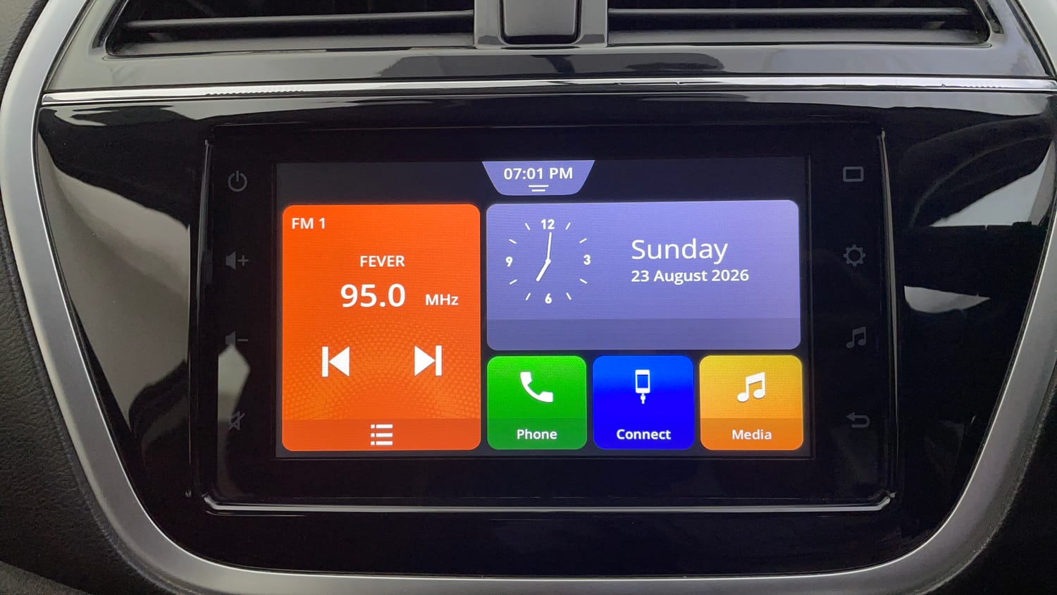 Used 2021 Maruti Suzuki S-Cross Zeta AT Petrol Automatic top_features Integrated (in-dash) music system