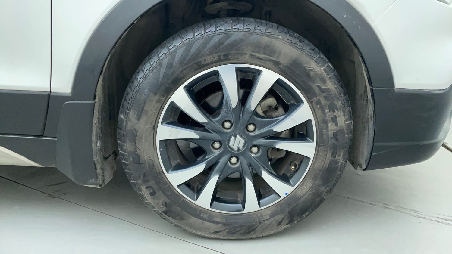 Used 2021 Maruti Suzuki S-Cross Zeta AT Petrol Automatic tyres RIGHT FRONT TYRE RIM VIEW