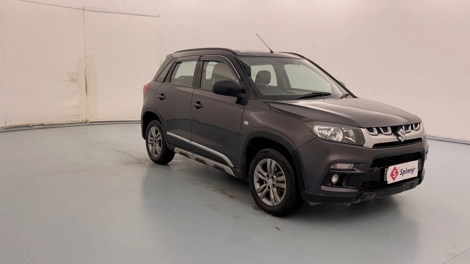 Used 2016 Maruti Suzuki Vitara Brezza [2016-2020] VDi Diesel Manual exterior RIGHT FRONT CORNER VIEW