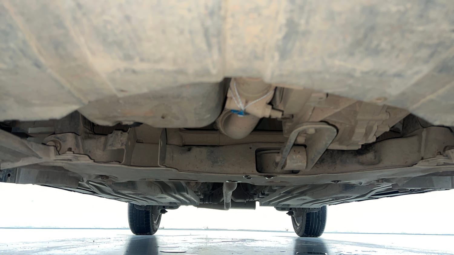 Used 2016 Maruti Suzuki Vitara Brezza [2016-2020] VDi Diesel Manual extra FRONT LEFT UNDERBODY VIEW