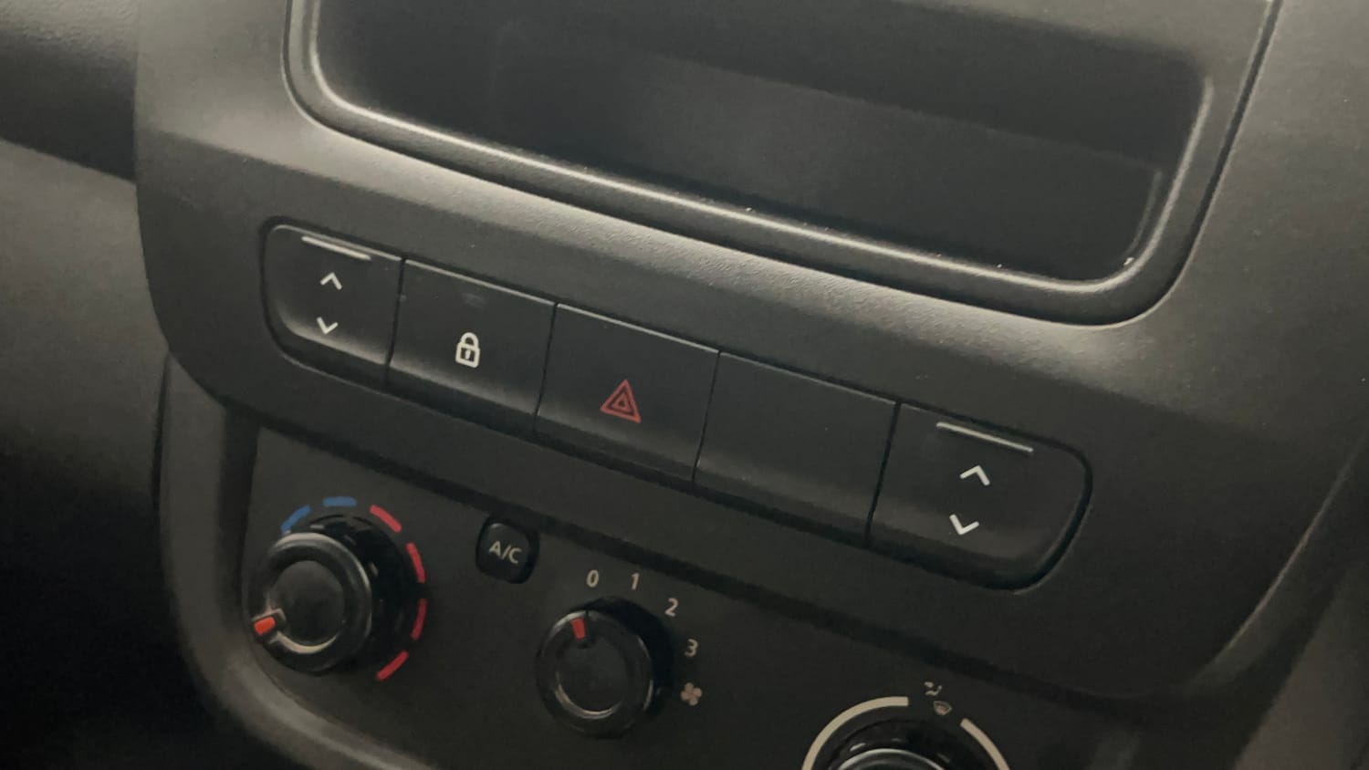 Used 2020 Renault Kwid RXL Petrol Manual top_features Power windows