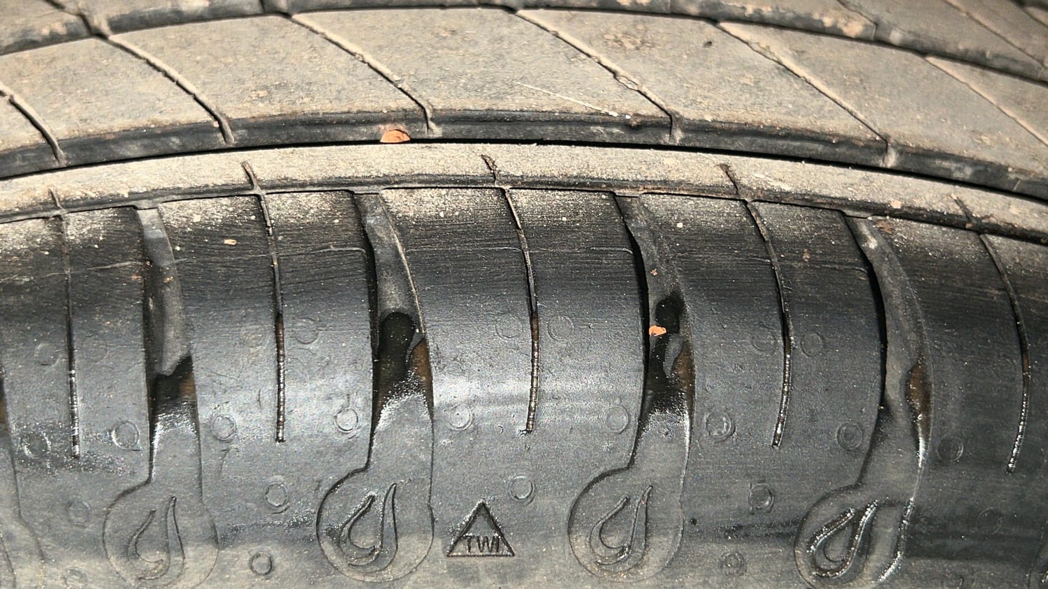 Used 2020 Renault Kwid RXL Petrol Manual tyres LEFT REAR TYRE TREAD VIEW