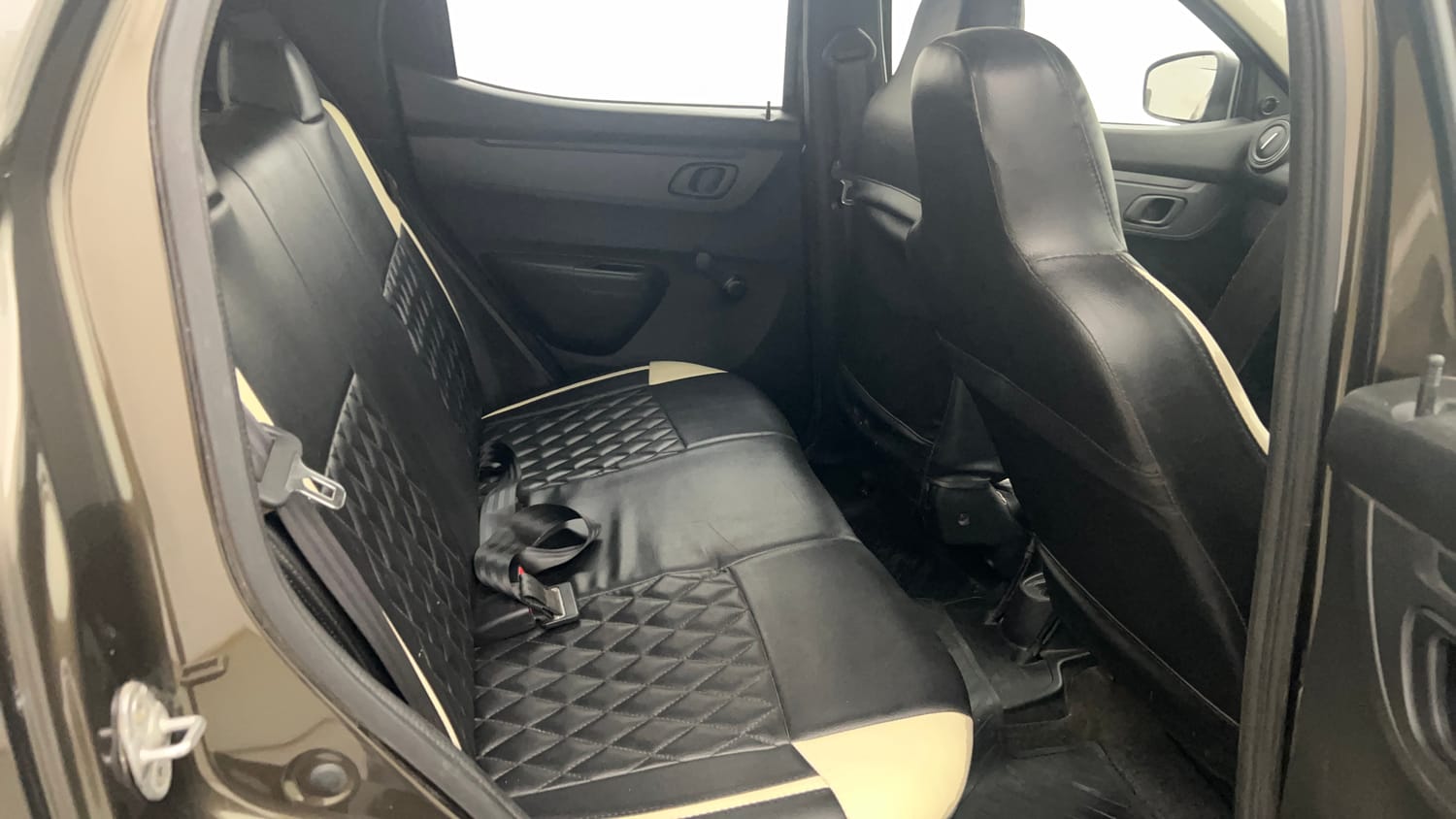Used 2020 Renault Kwid RXL Petrol Manual interior RIGHT SIDE REAR DOOR CABIN VIEW