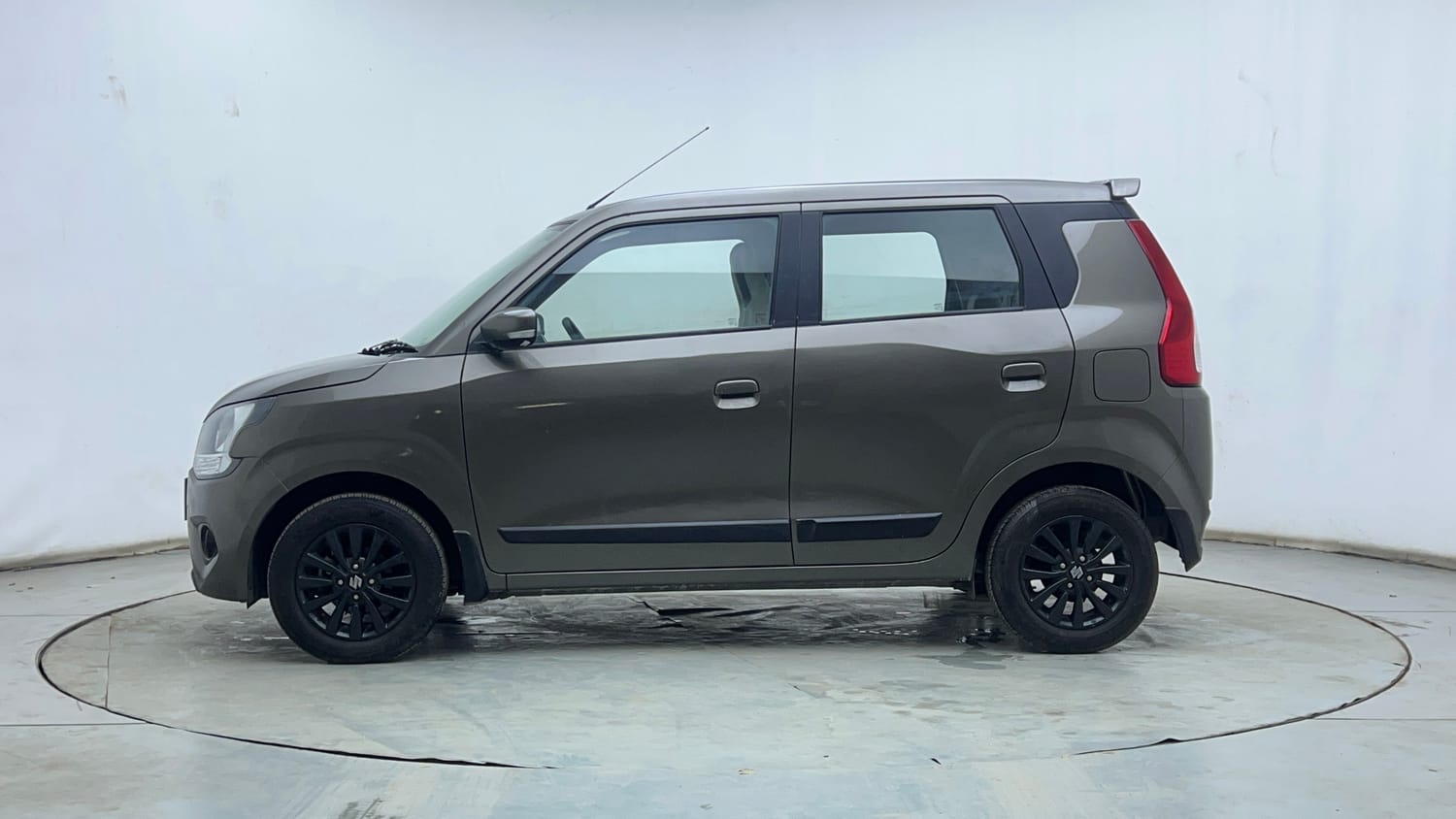 Used 2022 Maruti Suzuki Wagon R ZXI Plus 1.2 Petrol Manual exterior LEFT SIDE VIEW