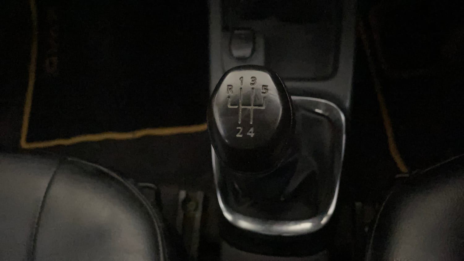 Used 2016 Renault Kwid RXL Petrol Manual interior GEAR  KNOB VIEW