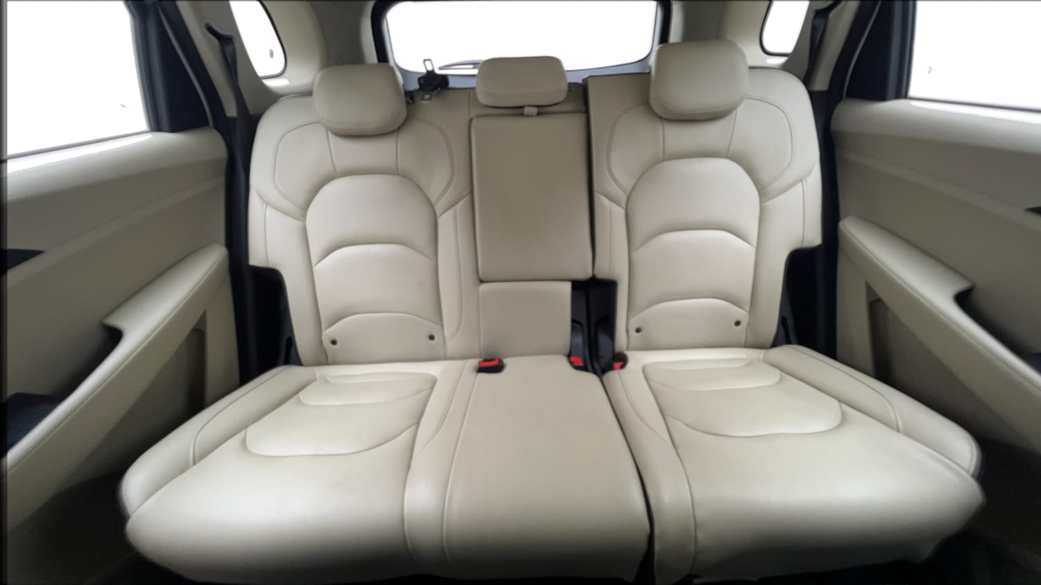 Used 2022 MG Motors Hector Sharp 2.0 Diesel Turbo MT Diesel Manual interior REAR SEAT CONDITION VIEW