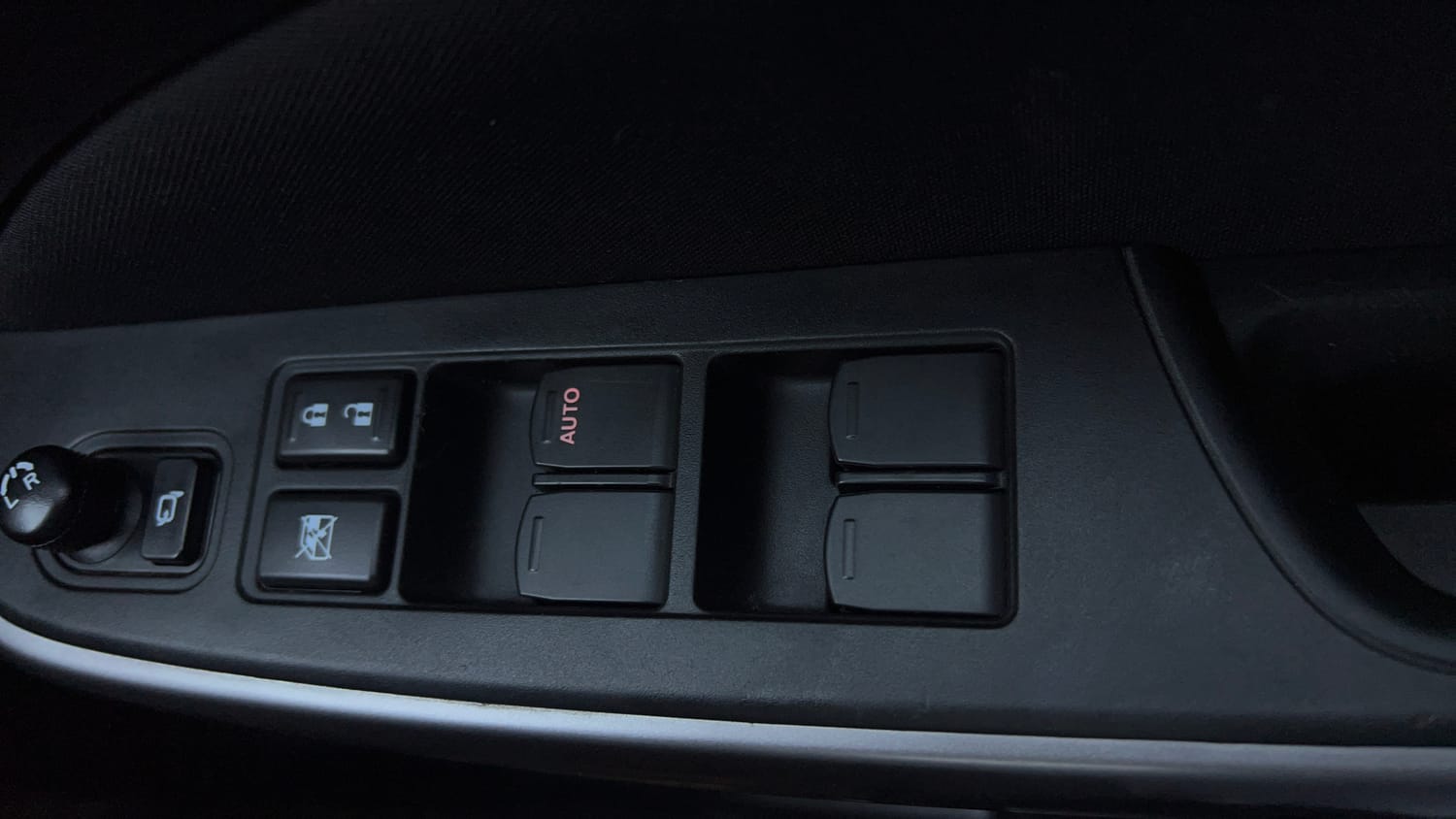 Used 2024 Maruti Suzuki Swift ZXi Petrol Manual top_features Anti pinch power windows