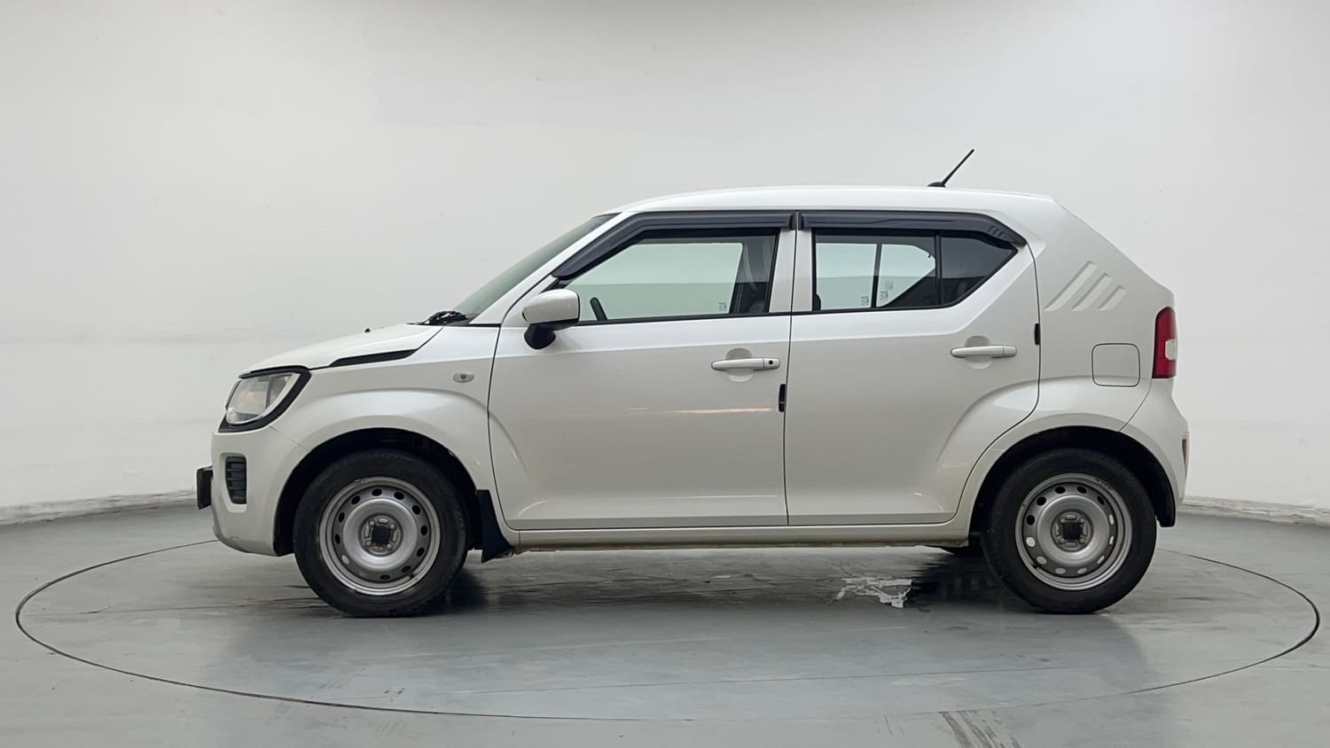 Used 2023 Maruti Suzuki Ignis Sigma 1.2 MT Petrol Manual exterior LEFT SIDE VIEW