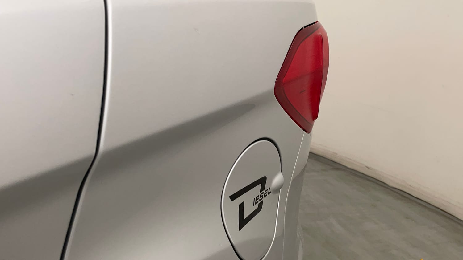 Used 2019 Ford EcoSport Titanium 1.5L TDCi Diesel Manual dents MINOR SCRATCH