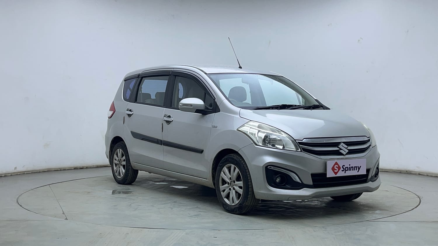 Used 2015 Maruti Suzuki Ertiga ZDI SHVS Diesel Manual exterior RIGHT FRONT CORNER VIEW