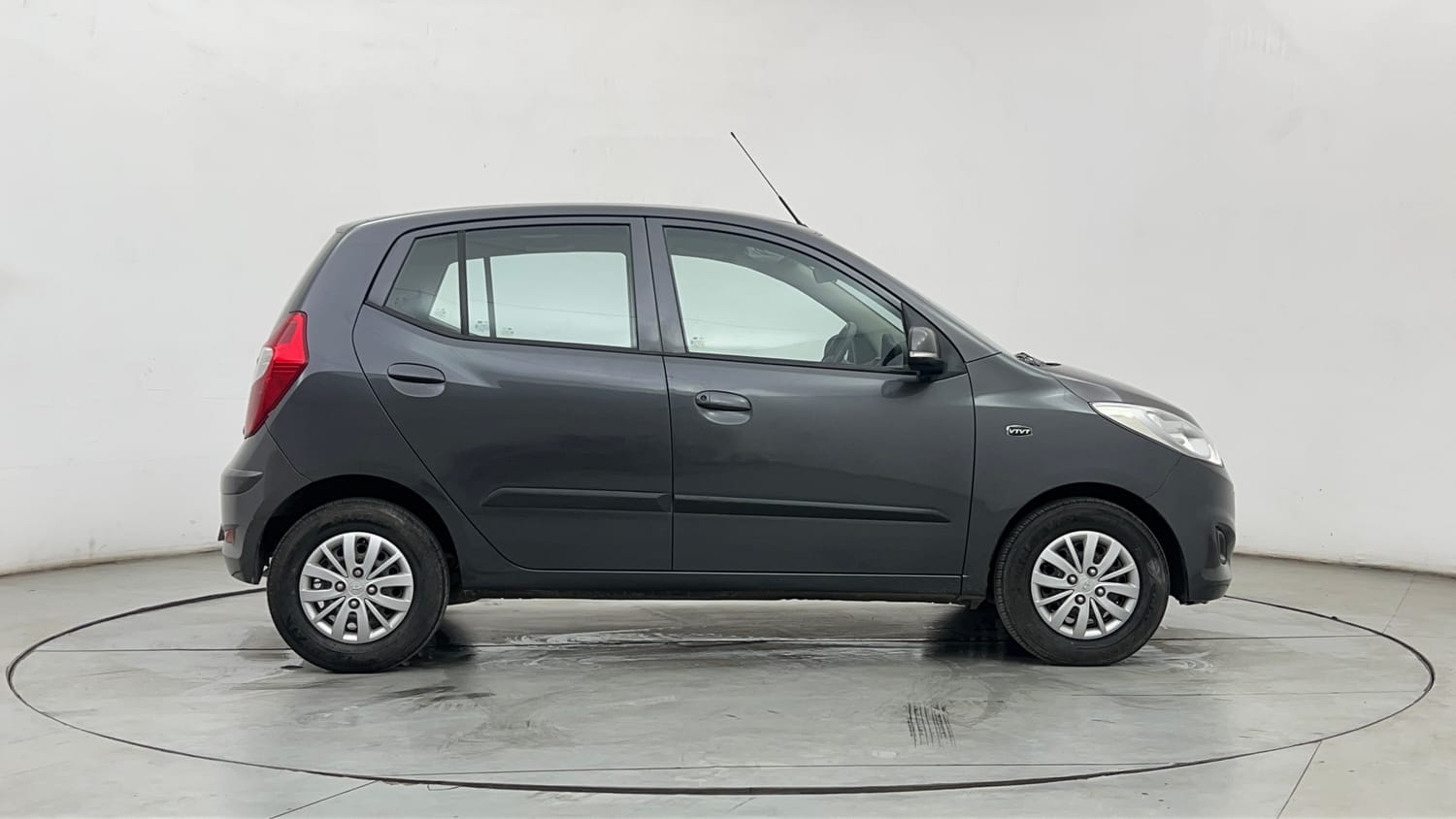 Used 2013 Hyundai i10 1.1L iRDE Magna Special Edition Petrol Manual exterior RIGHT SIDE VIEW