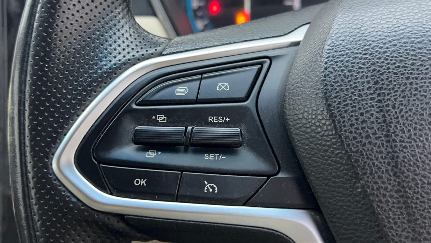 Used 2022 MG Motors Hector Sharp 2.0 Diesel Turbo MT Diesel Manual top_features Cruise control