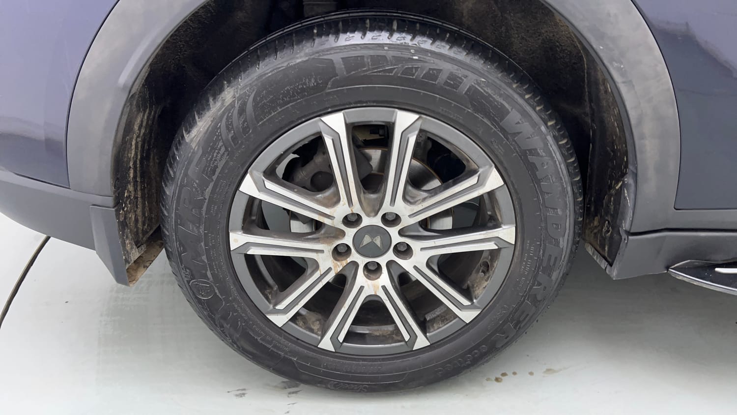 Used 2024 Mahindra XUV700 AX 7 Luxury Pack Diesel MT 7 STR Diesel Manual tyres RIGHT REAR TYRE RIM VIEW