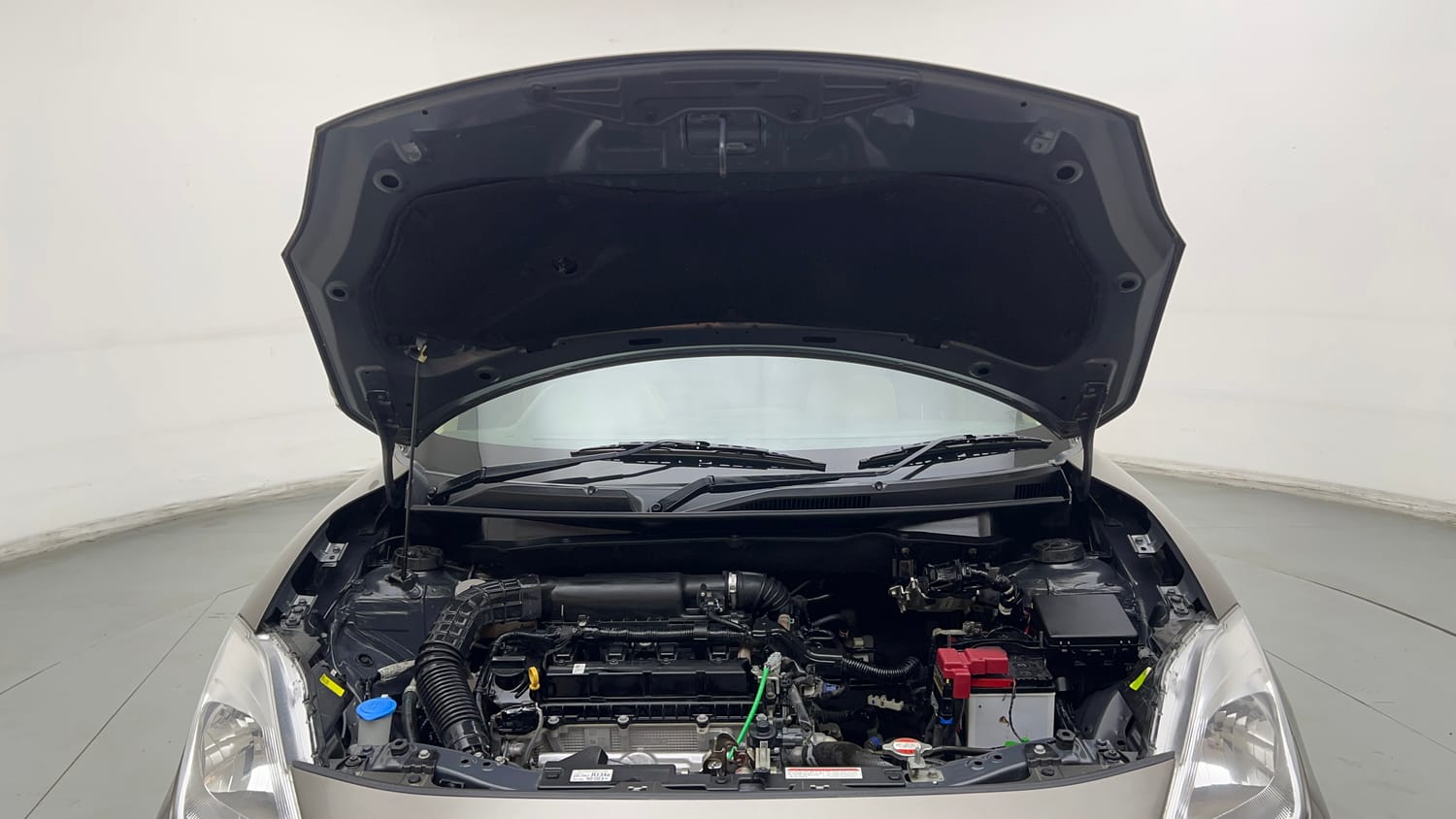 Used 2022 Maruti Suzuki Dzire VXi Petrol Manual engine ENGINE & BONNET OPEN FRONT VIEW