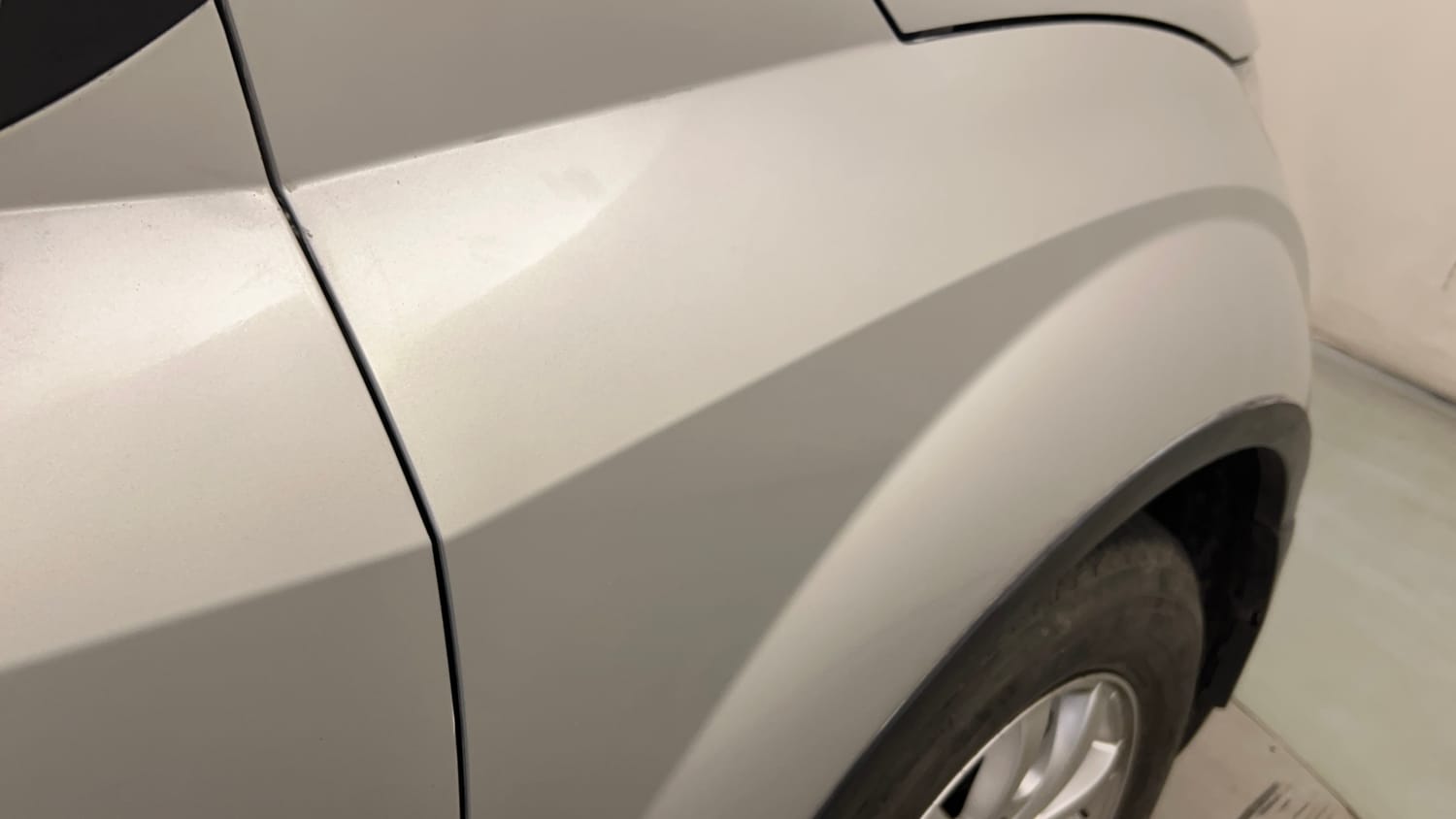 Used 2017 Mahindra XUV500 W10 Diesel Manual dents MINOR SCRATCH