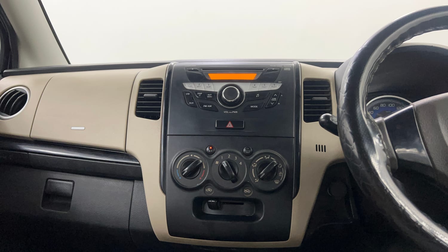 Used 2018 Maruti Suzuki Wagon R 1.0 VXI AMT Petrol Automatic interior MUSIC SYSTEM & AC CONTROL VIEW