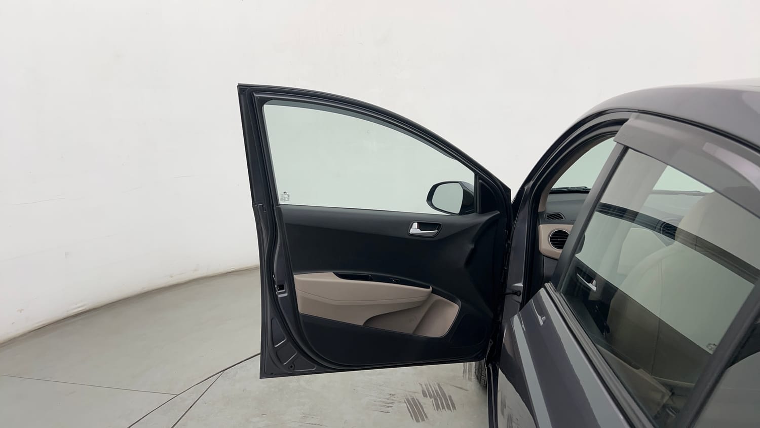 Used 2018 Hyundai Xcent SX (O) Petrol Manual interior LEFT FRONT DOOR OPEN VIEW