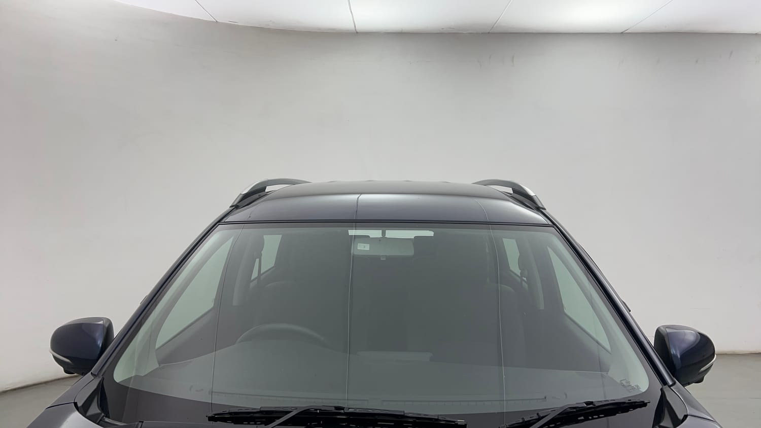 Used 2022 Maruti Suzuki XL6 Alpha Plus MT Petrol Petrol Manual exterior FRONT WINDSHIELD VIEW