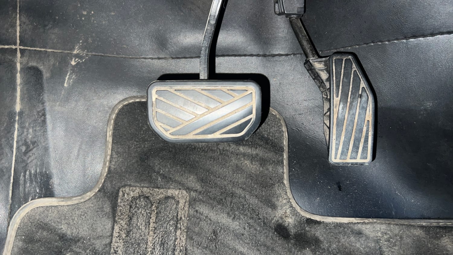 Used 2021 Toyota Glanza V CVT Petrol Automatic interior PEDALS VIEW