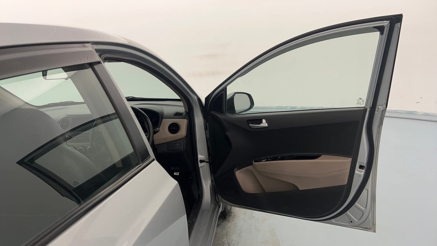 Used 2019 Hyundai Xcent SX Petrol Manual interior RIGHT FRONT DOOR OPEN VIEW