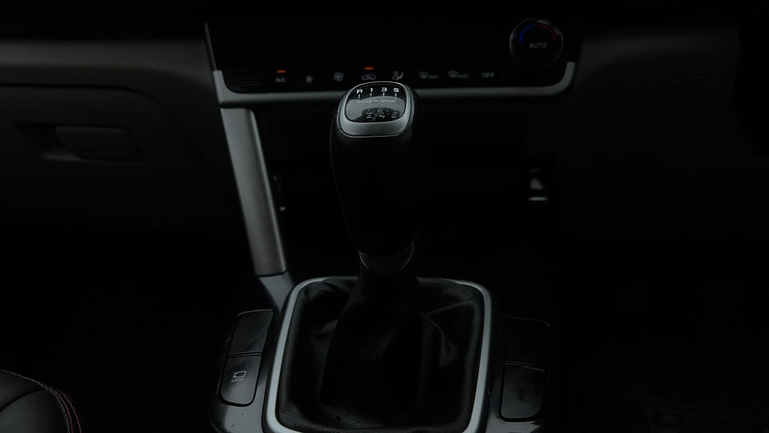 Used 2023 Kia Seltos HTX 1.5 Petrol Manual interior GEAR  KNOB VIEW
