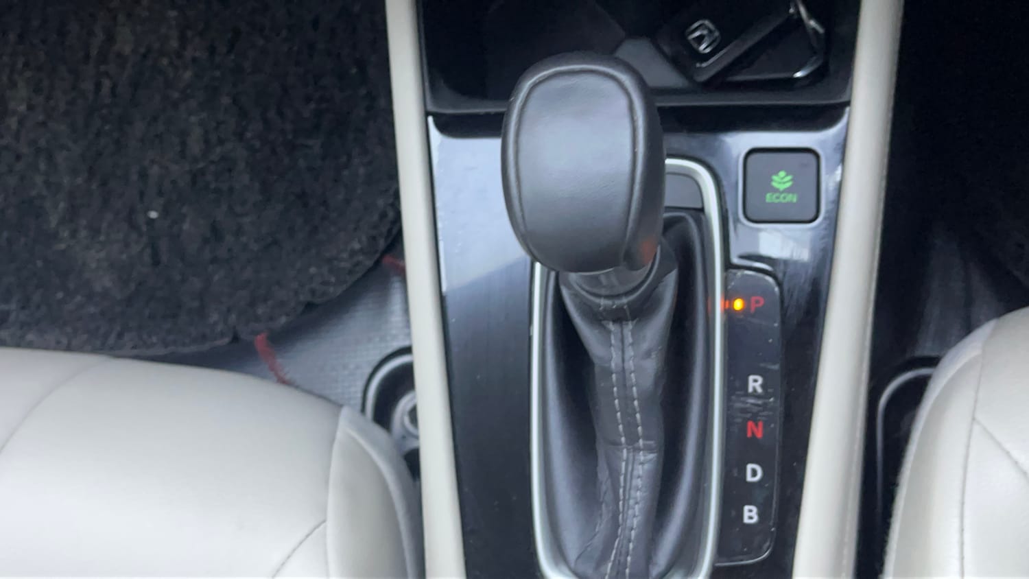 Used 2024 Honda City ZX Petrol CVT Hybrid Automatic interior GEAR  KNOB VIEW