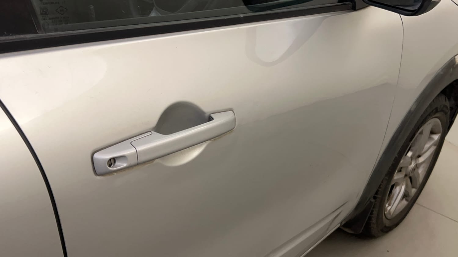 Used 2020 Renault Triber RXZ Petrol Manual dents MINOR DENT