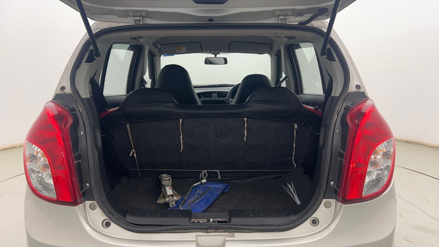 Used 2022 Maruti Suzuki Alto 800 LXi (O) Petrol Manual interior DICKY INSIDE VIEW