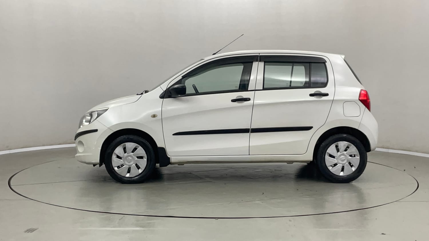 Used 2016 Maruti Suzuki Celerio VXi Petrol Manual exterior LEFT SIDE VIEW