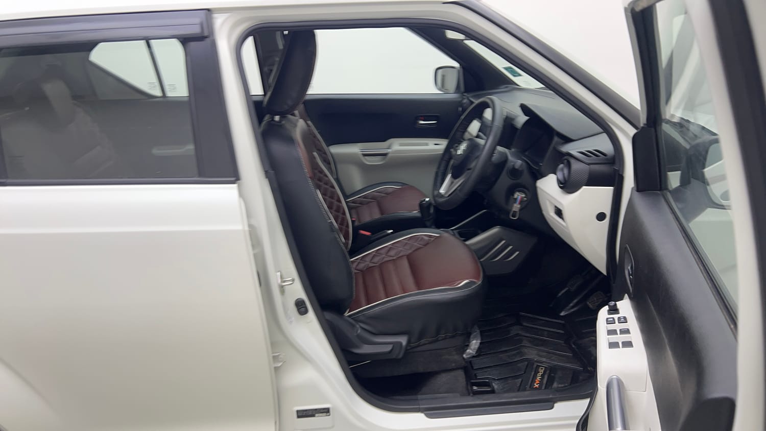 Used 2026 Maruti Suzuki Ignis Delta 1.2 MT Petrol Manual interior RIGHT SIDE FRONT DOOR CABIN VIEW