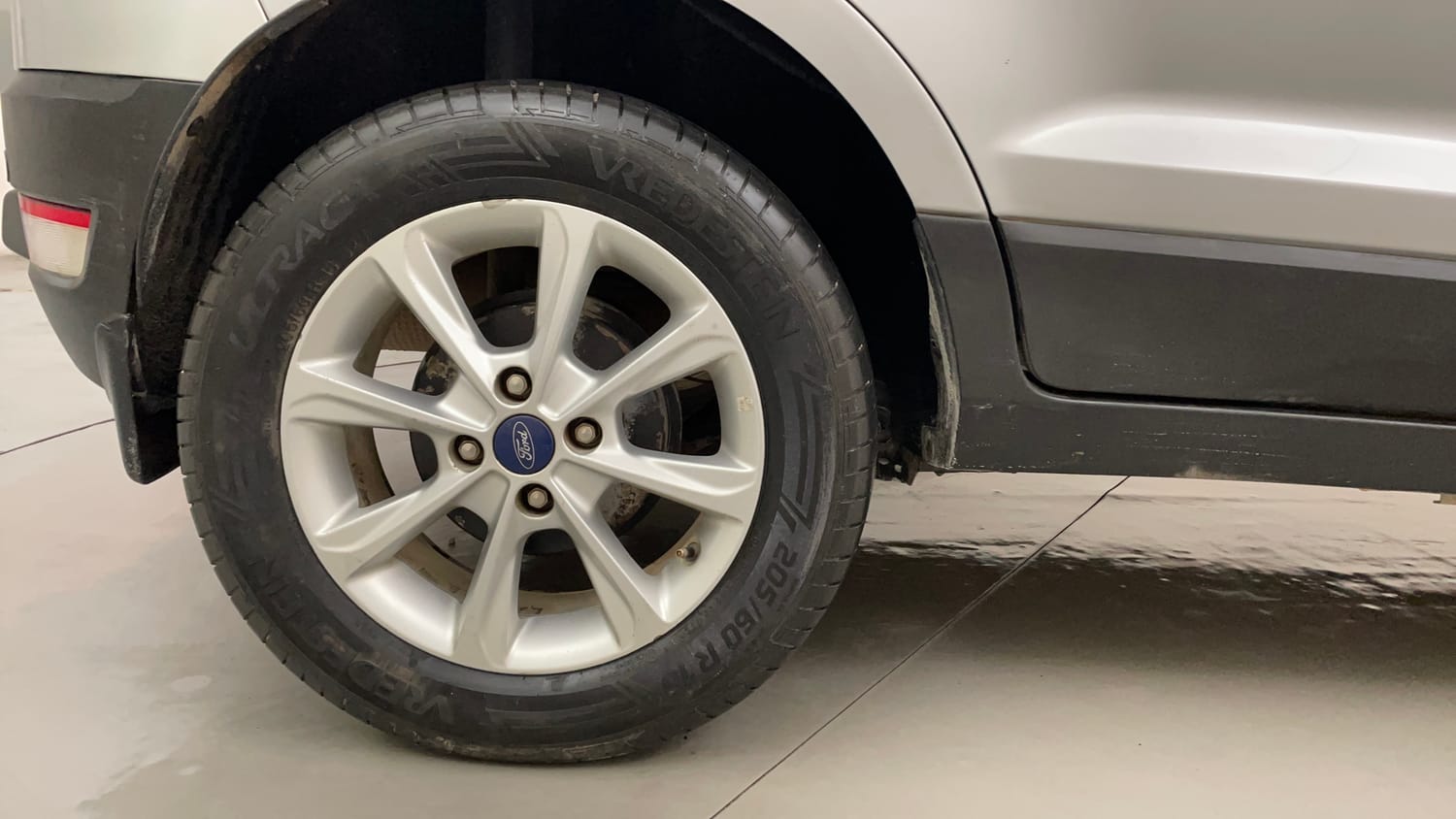 Used 2019 Ford EcoSport Titanium 1.5L TDCi Diesel Manual tyres RIGHT REAR TYRE RIM VIEW
