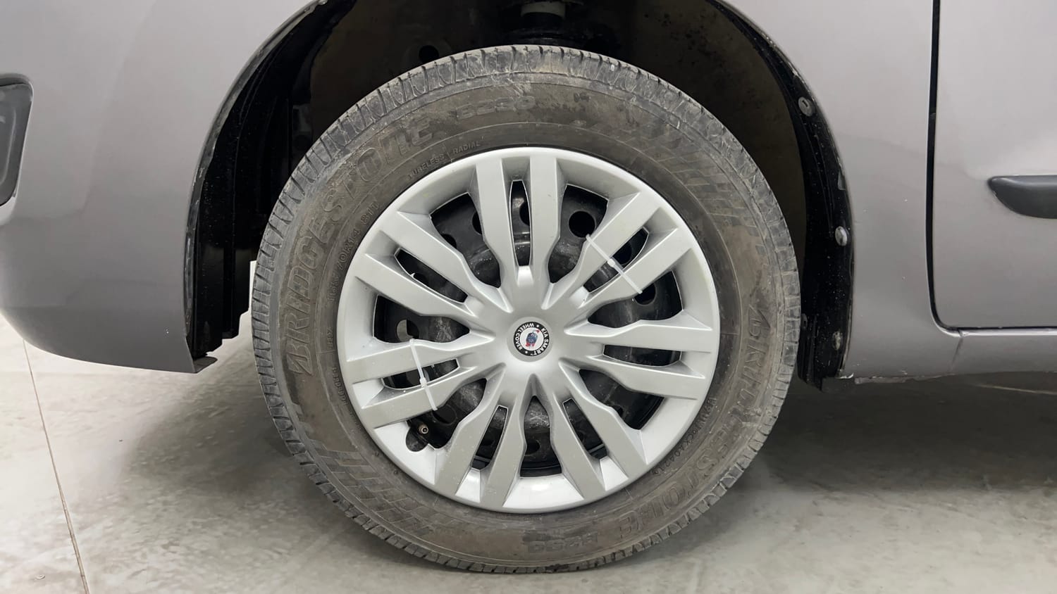 Used 2018 Maruti Suzuki Wagon R 1.0 VXI AMT Petrol Automatic tyres LEFT FRONT TYRE RIM VIEW