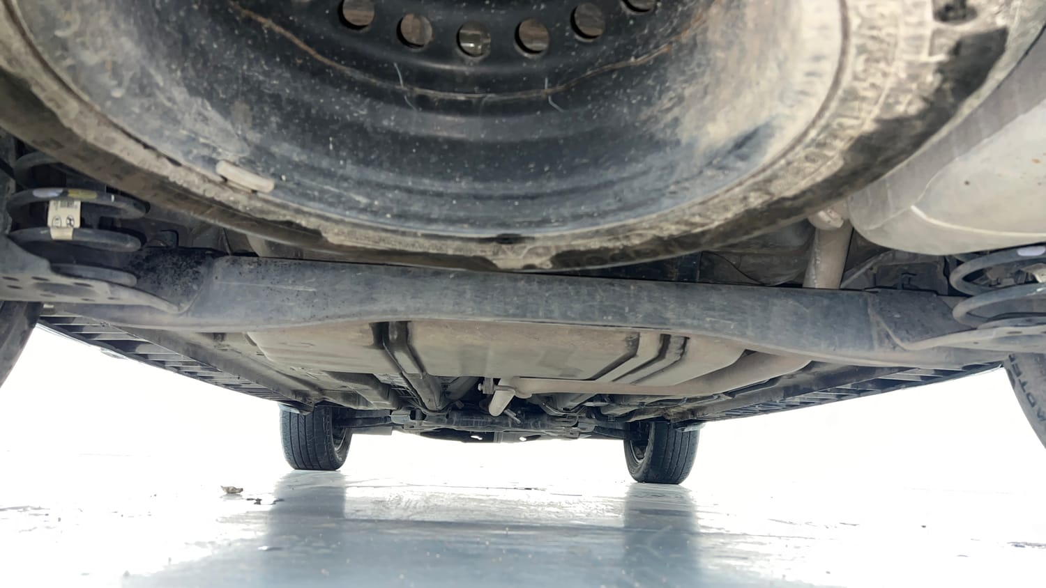 Used 2021 Hyundai Alcazar Signature (O) 6 STR 1.5 Diesel AT Diesel Automatic extra REAR UNDERBODY VIEW (TAKEN FROM REAR)