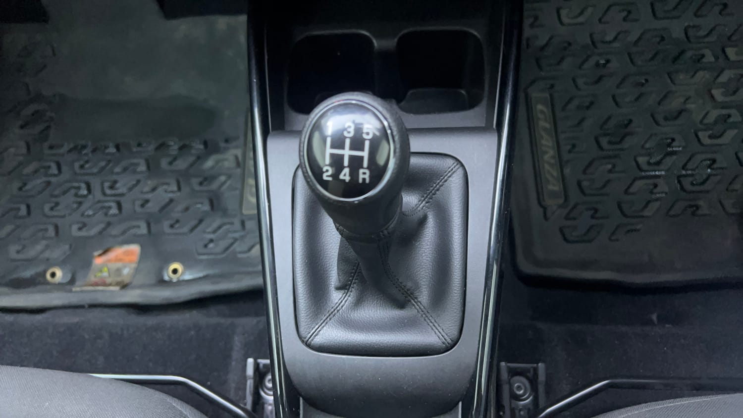 Used 2024 Toyota Glanza V Petrol Manual interior GEAR  KNOB VIEW