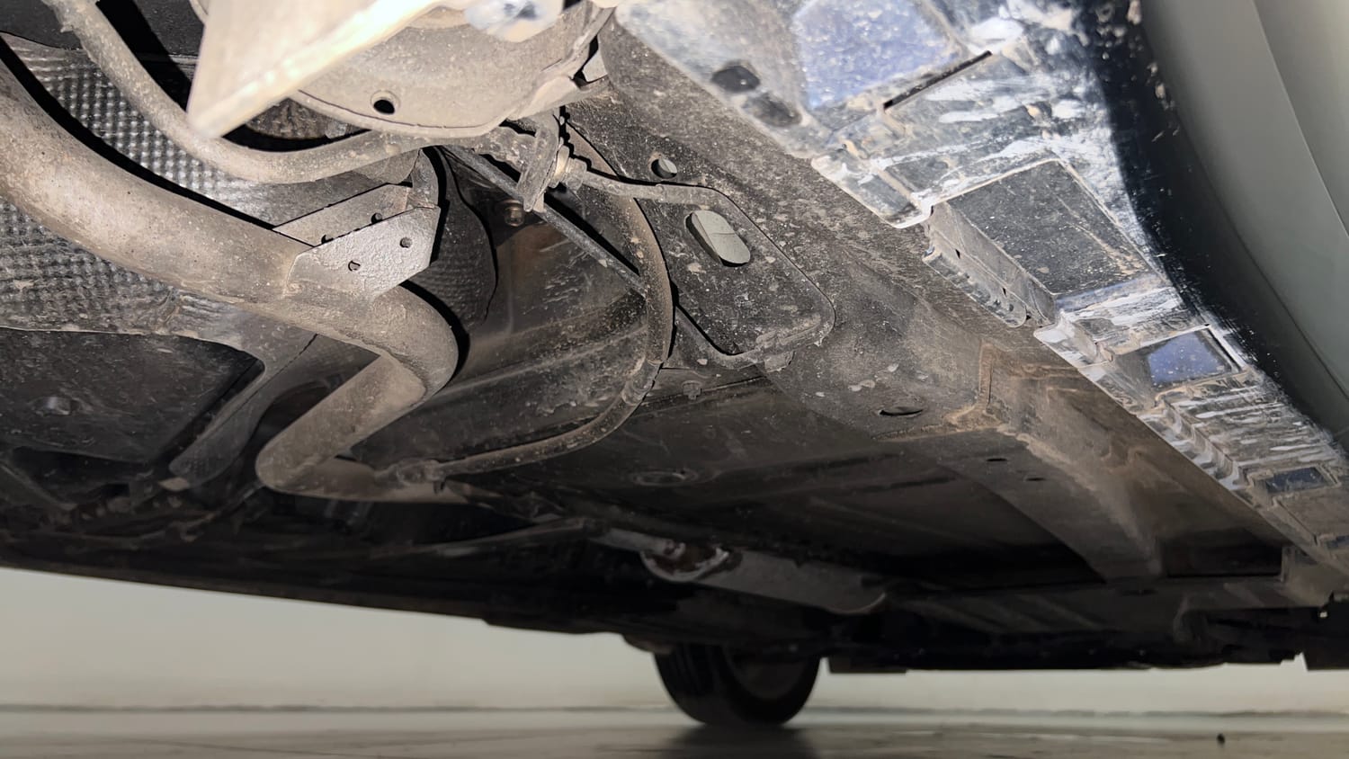 Used 2024 Toyota Glanza V AMT Petrol Automatic extra REAR RIGHT UNDERBODY VIEW