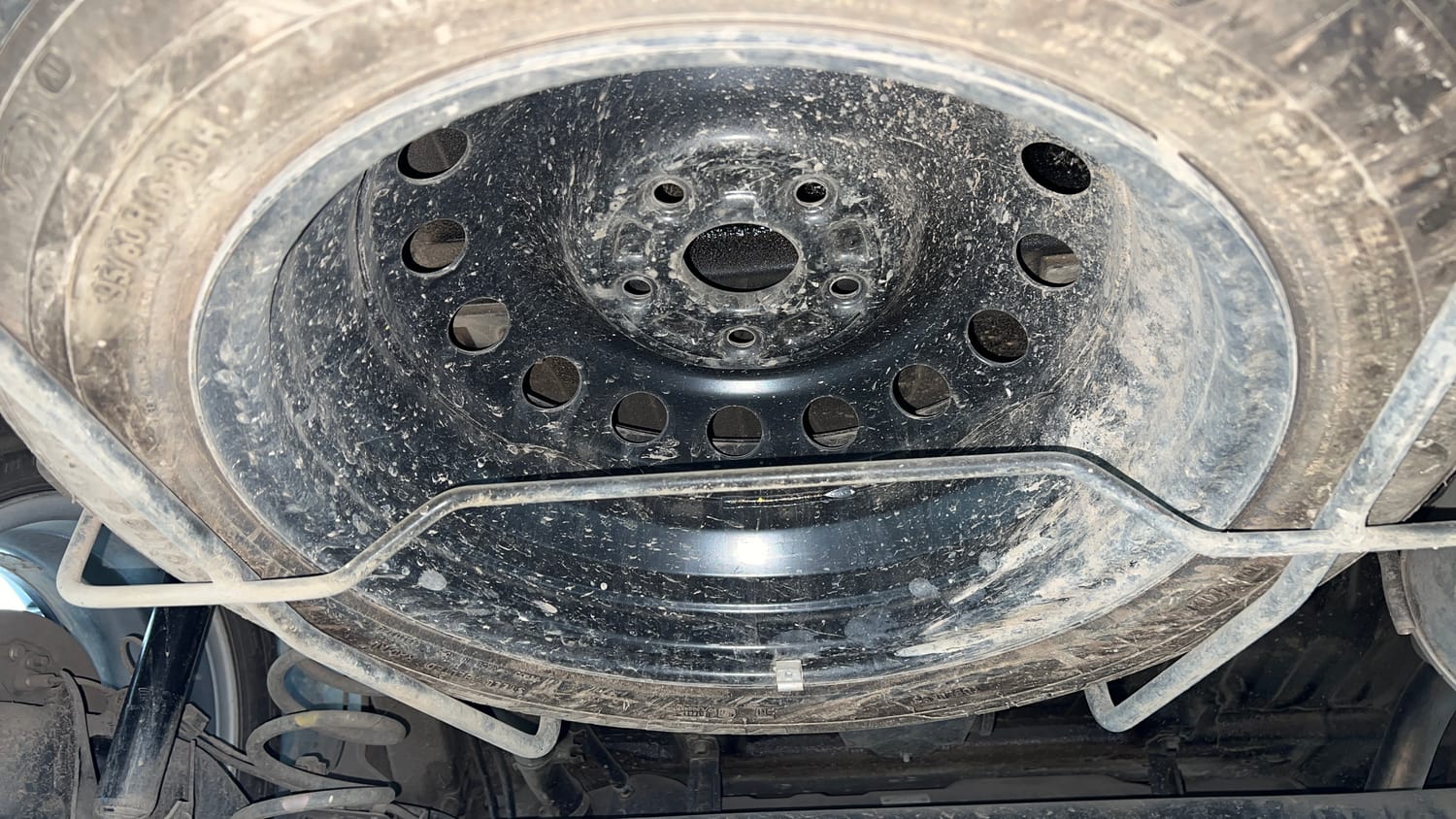 Used 2026 Maruti Suzuki XL6 Zeta MT Petrol Petrol Manual tyres SPARE TYRE VIEW