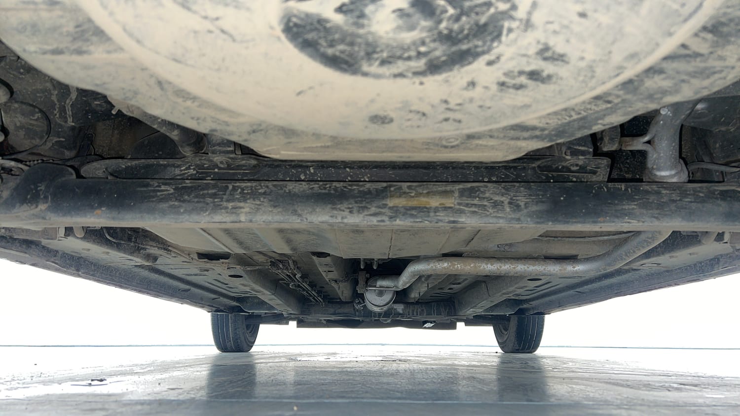 Used 2021 Tata Altroz XE Petrol Petrol Manual extra REAR UNDERBODY VIEW (TAKEN FROM REAR)