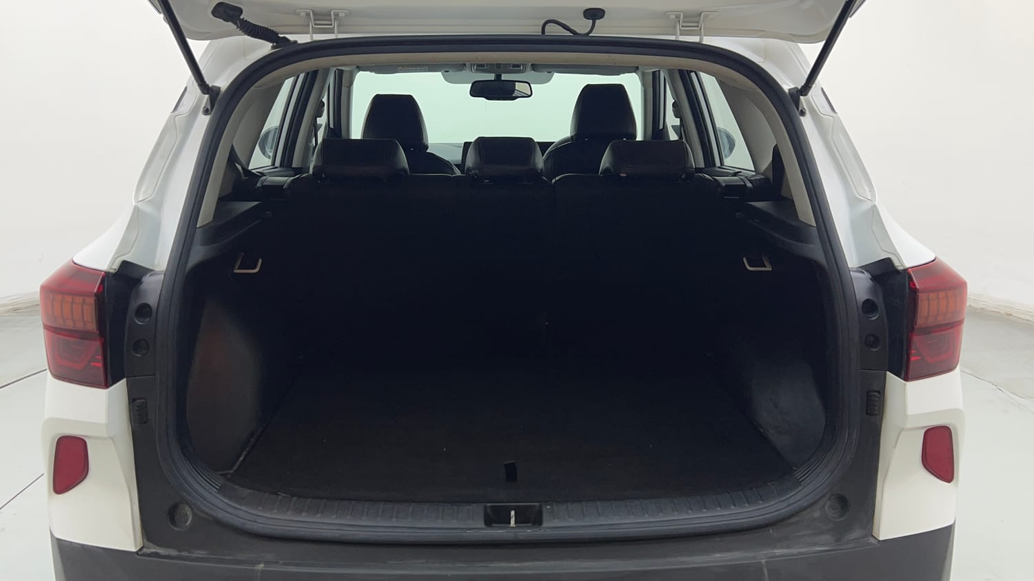 Used 2023 Kia Seltos HTX 1.5 Petrol Manual interior DICKY INSIDE VIEW
