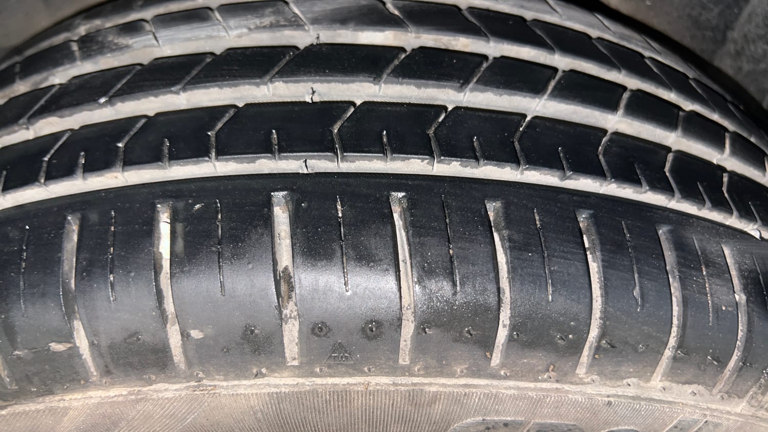 Used 2024 Toyota Glanza V AMT Petrol Automatic tyres LEFT REAR TYRE TREAD VIEW