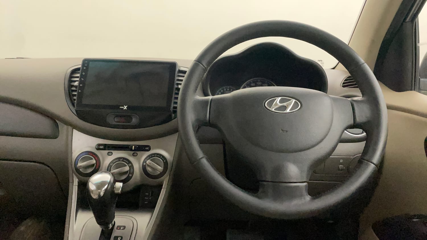 Used 2012 Hyundai i10 Sportz 1.2 AT Kappa2 Petrol Automatic interior STEERING VIEW