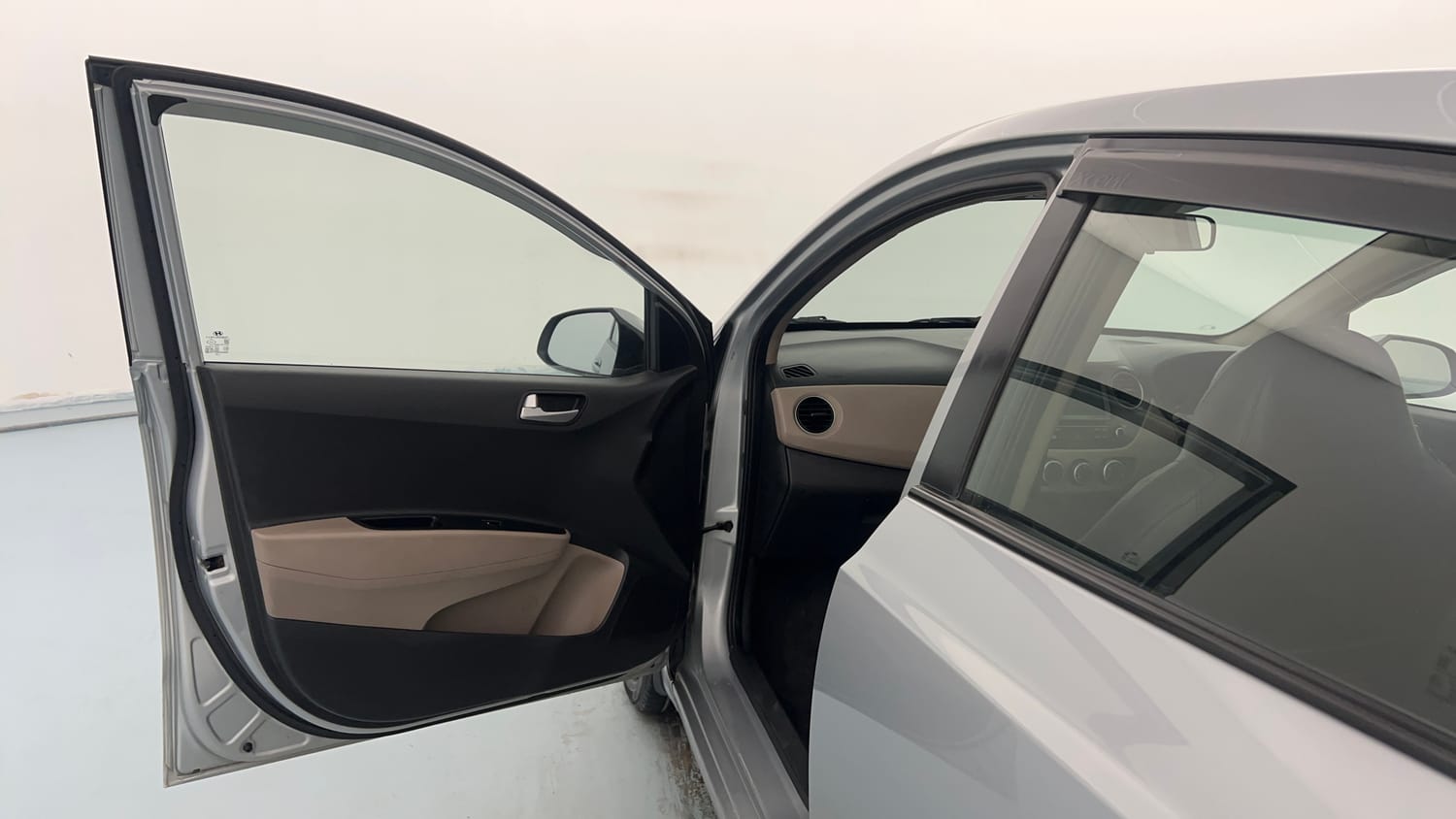 Used 2019 Hyundai Xcent SX Petrol Manual interior LEFT FRONT DOOR OPEN VIEW