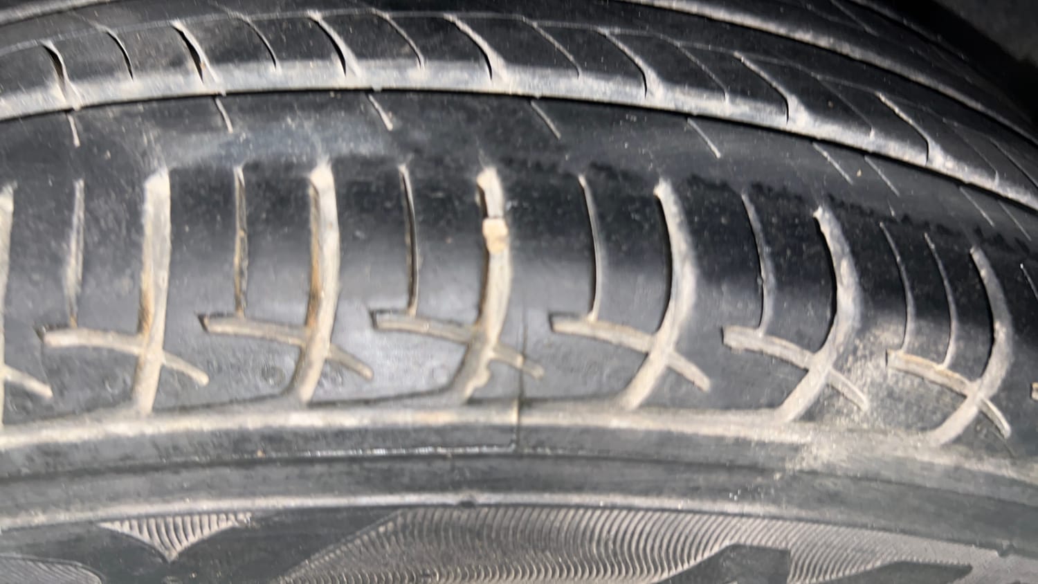 Used 2018 Maruti Suzuki Ciaz Zeta 1.4 MT Petrol Manual tyres LEFT REAR TYRE TREAD VIEW