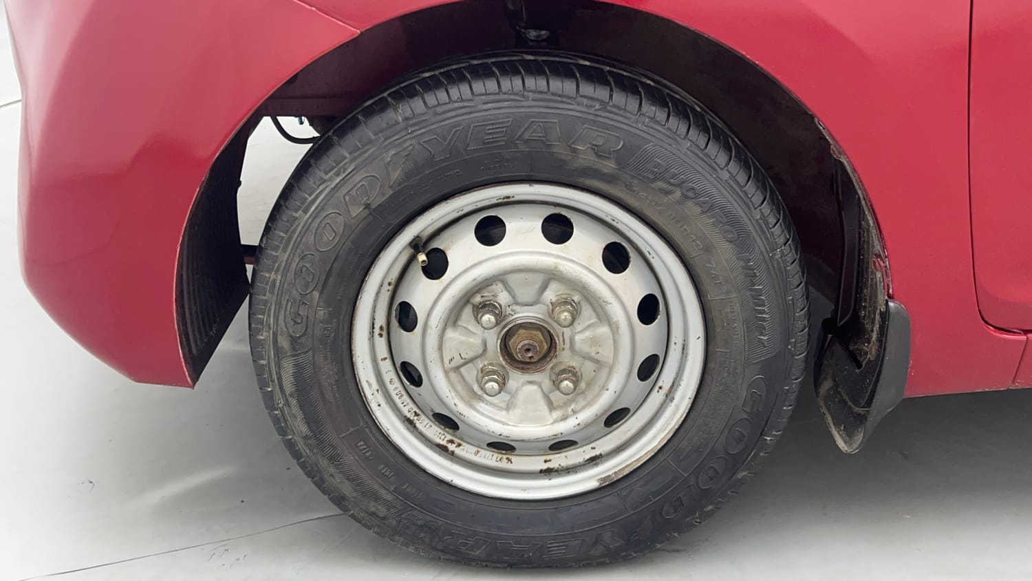 Used 2017 Hyundai Eon Era +  CNG (Outside Fitted) Cng Manual tyres LEFT FRONT TYRE RIM VIEW