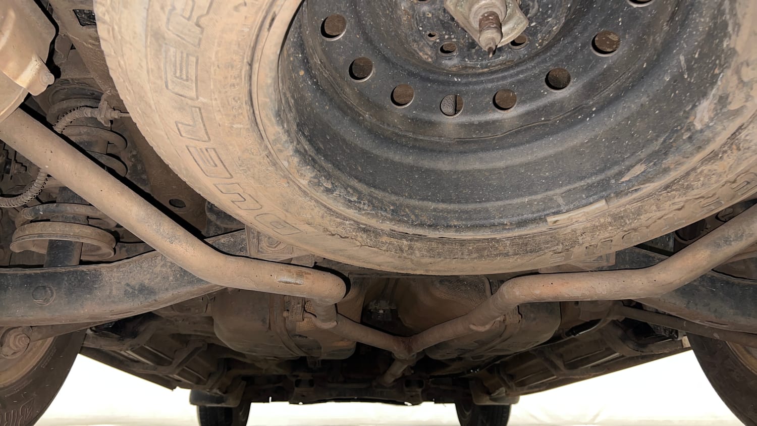 Used 2017 Mahindra XUV500 W10 Diesel Manual extra REAR UNDERBODY VIEW (TAKEN FROM REAR)