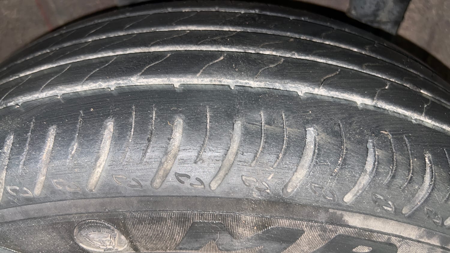 Used 2022 Renault Kiger RXT (O) MT Dual Tone Petrol Manual tyres RIGHT REAR TYRE TREAD VIEW