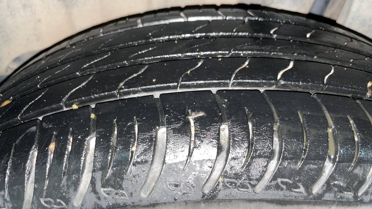 Used 2024 Maruti Suzuki Fronx Delta Plus 1.2L AGS Petrol Automatic tyres LEFT REAR TYRE TREAD VIEW