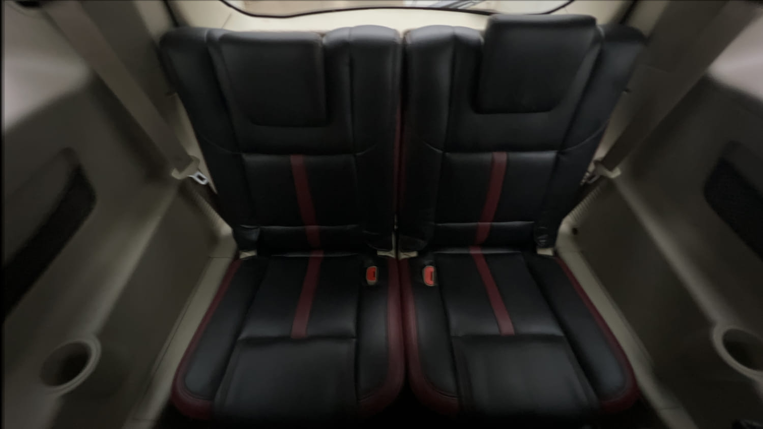Used 2018 Mahindra XUV500 W9 Diesel Manual interior THIRD ROW SEAT